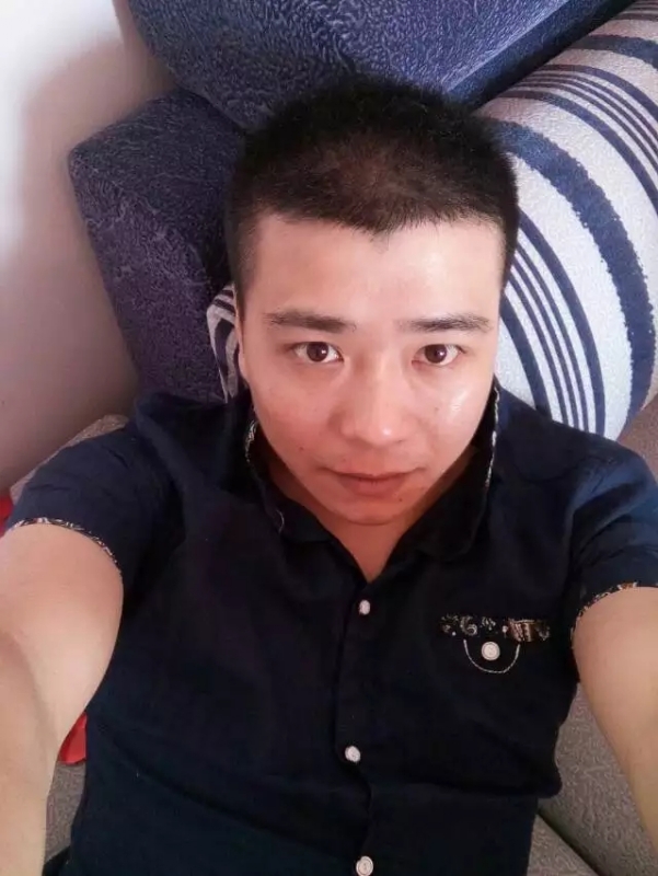 漫步的面包的第一张照片--温岭闪婚服务中心